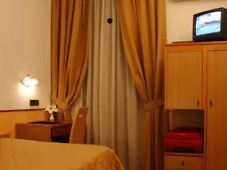 アスプロモンテ ホテル